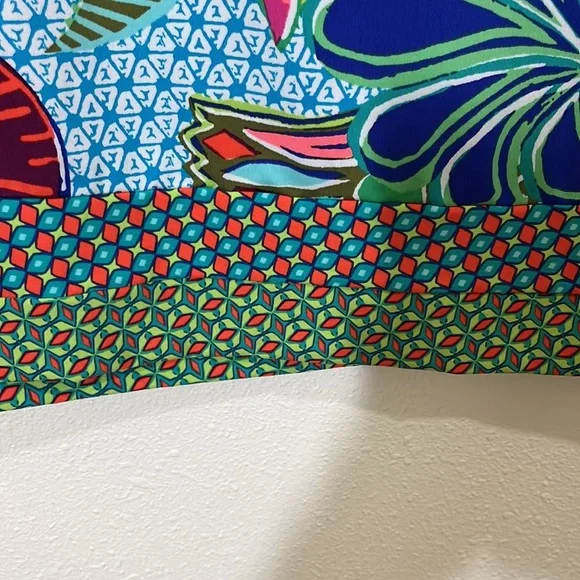 Trina Turk unique sleeved olive green/cranberry/ orange multi-colored top. Sm. - Picture 6 of 11